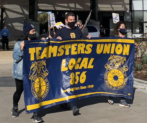 Local 856 Secretary-Treasurer Peter Finn on the picket line with Eden Medical Center Teamsters in December 2020.